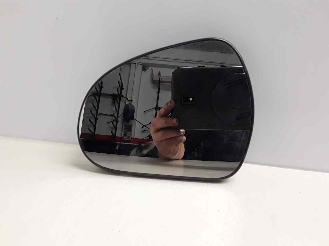 Cristal retrovisor izquierdo, foto 1 de 2
