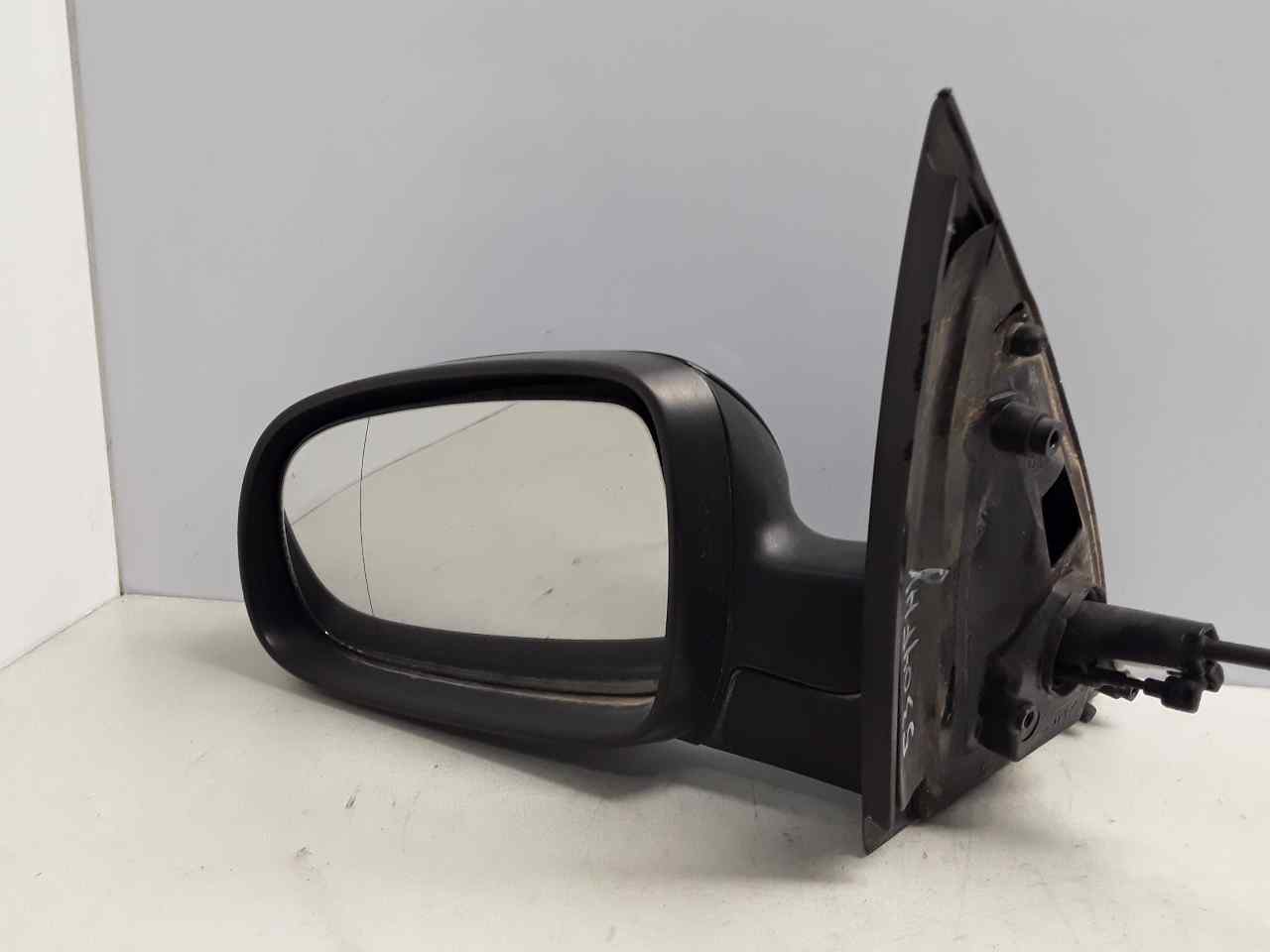 Retrovisor izquierdo