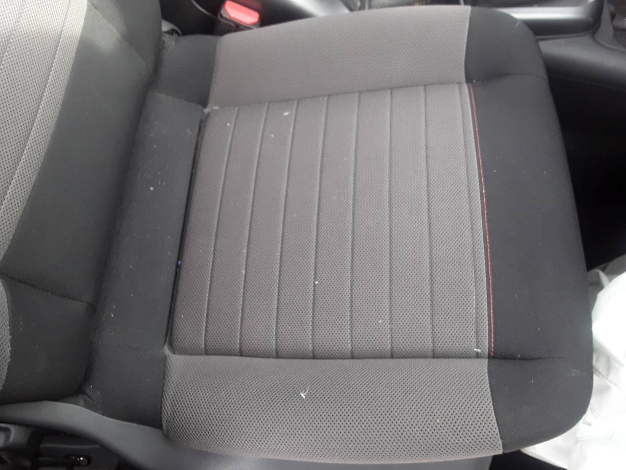 Asiento delantero derecho, foto 1 de 2