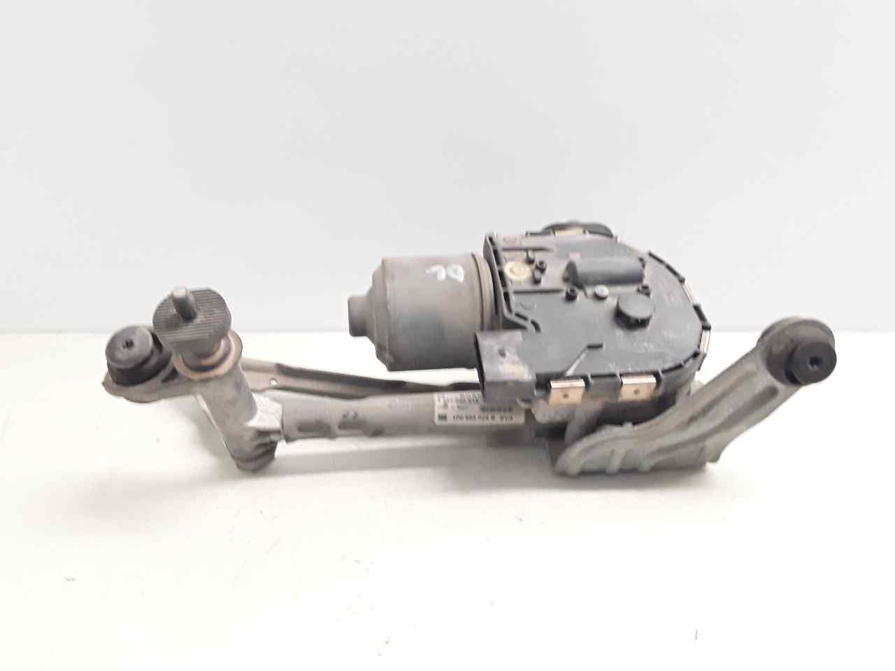 Motor limpia delantero
