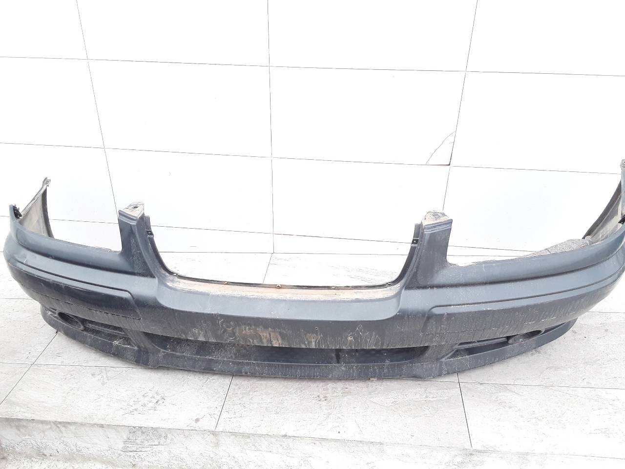 Paragolpes delantero, foto 1 de 5