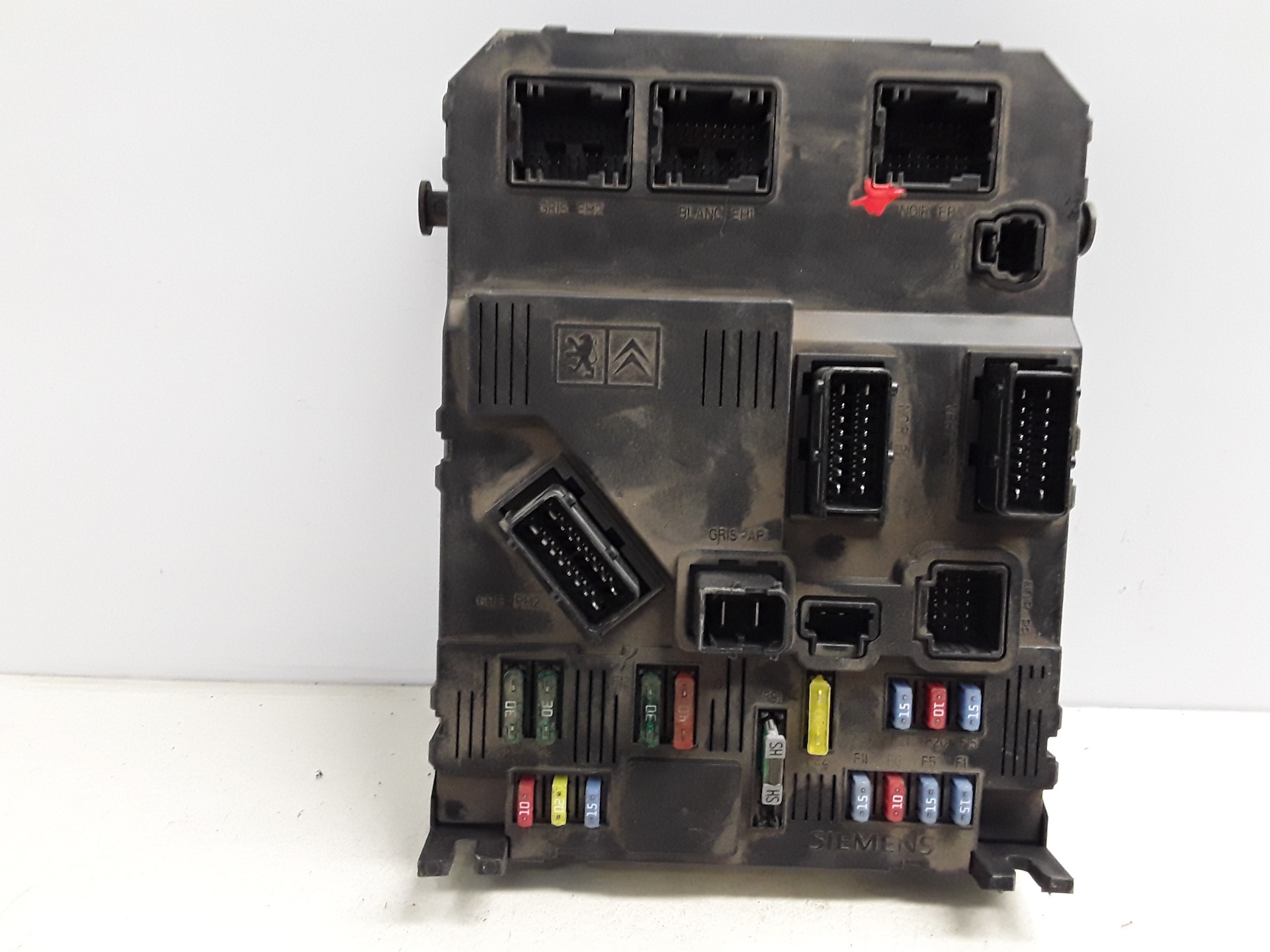 Caja reles / fusibles