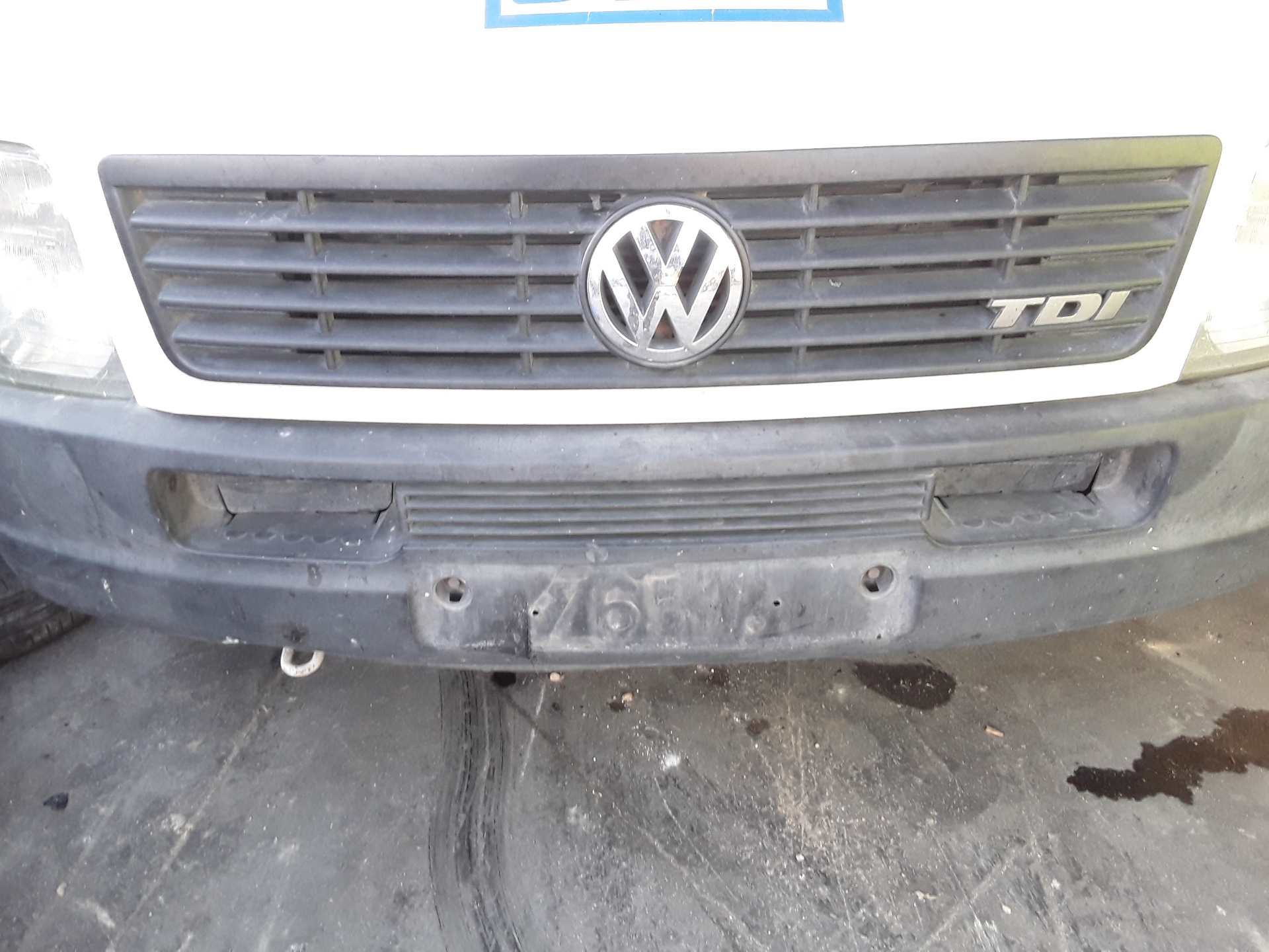 Paragolpes delantero, foto 1 de 3
