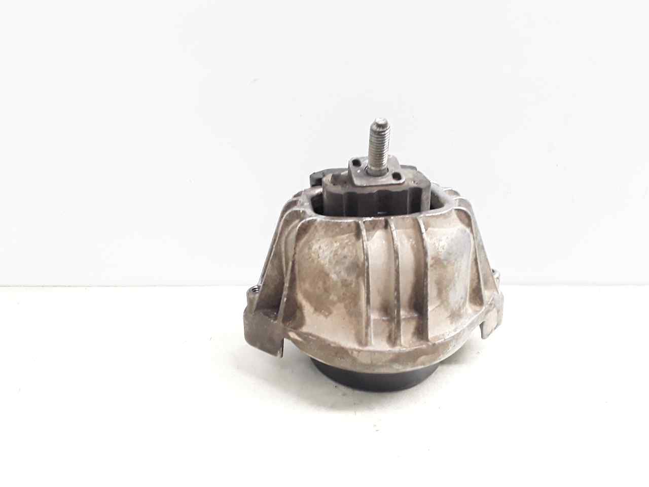 Soporte motor izquierdo, foto 1 de 3