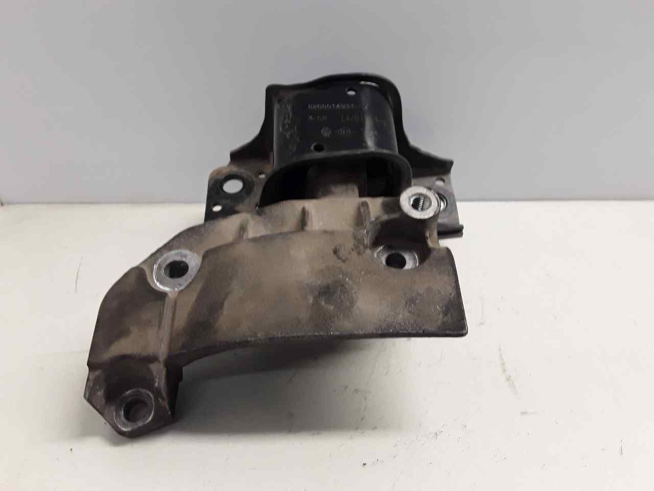 Soporte motor derecho