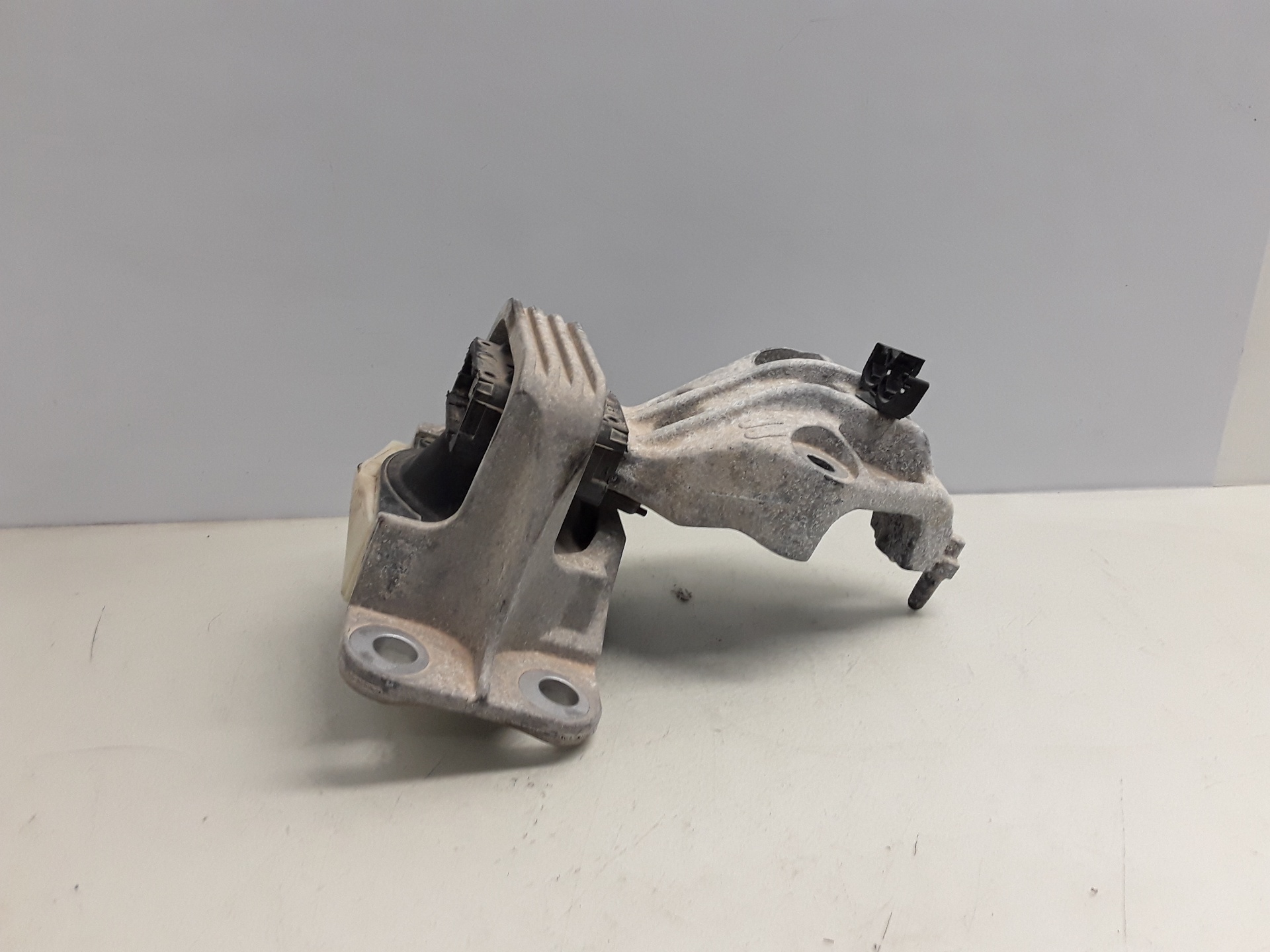 Soporte motor derecho