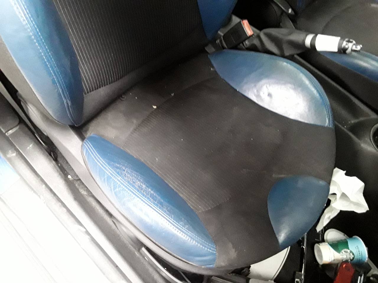 Asiento delantero derecho, foto 1 de 3