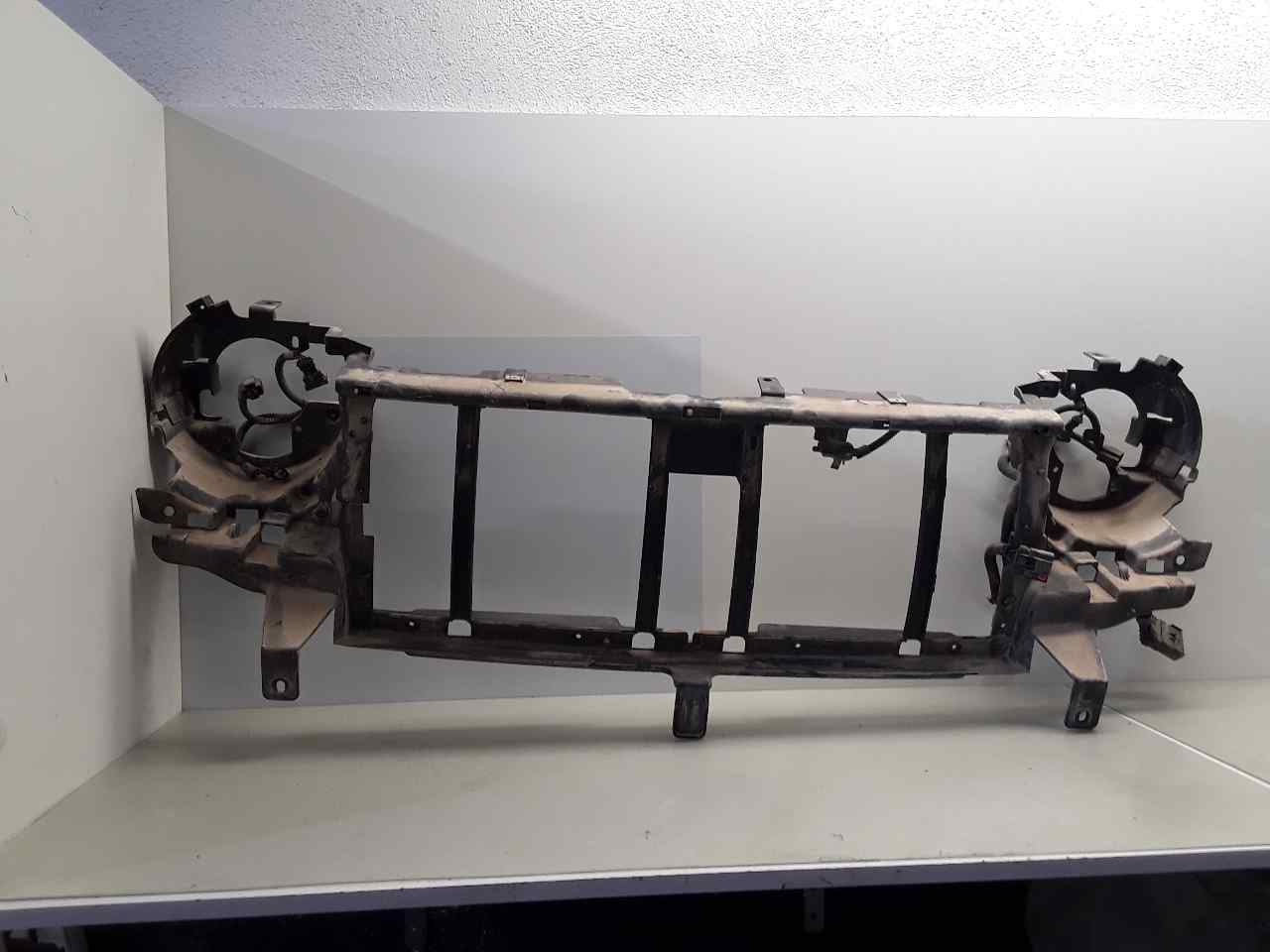 Panel frontal, foto 1 de 2