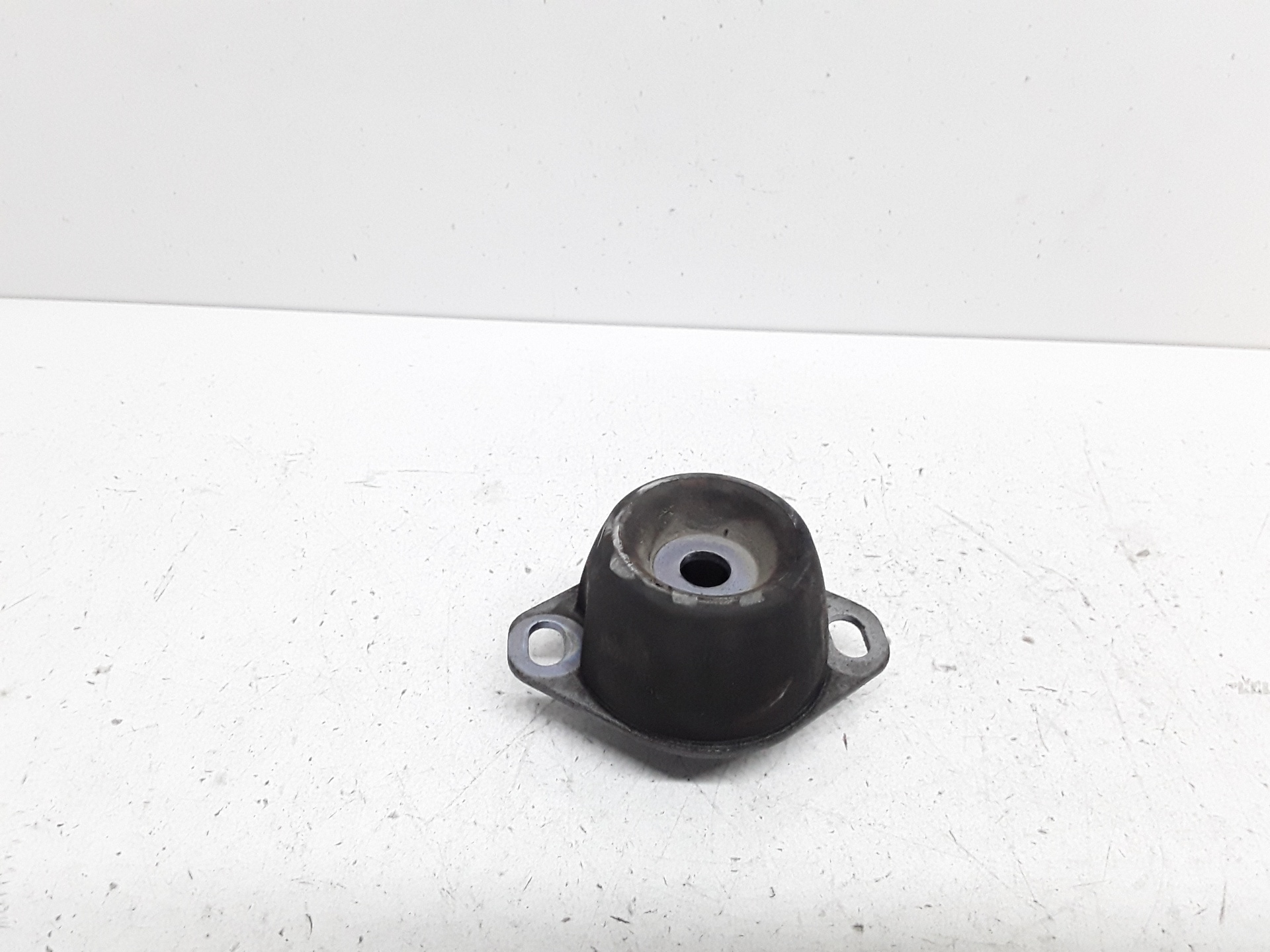 Soporte motor izquierdo