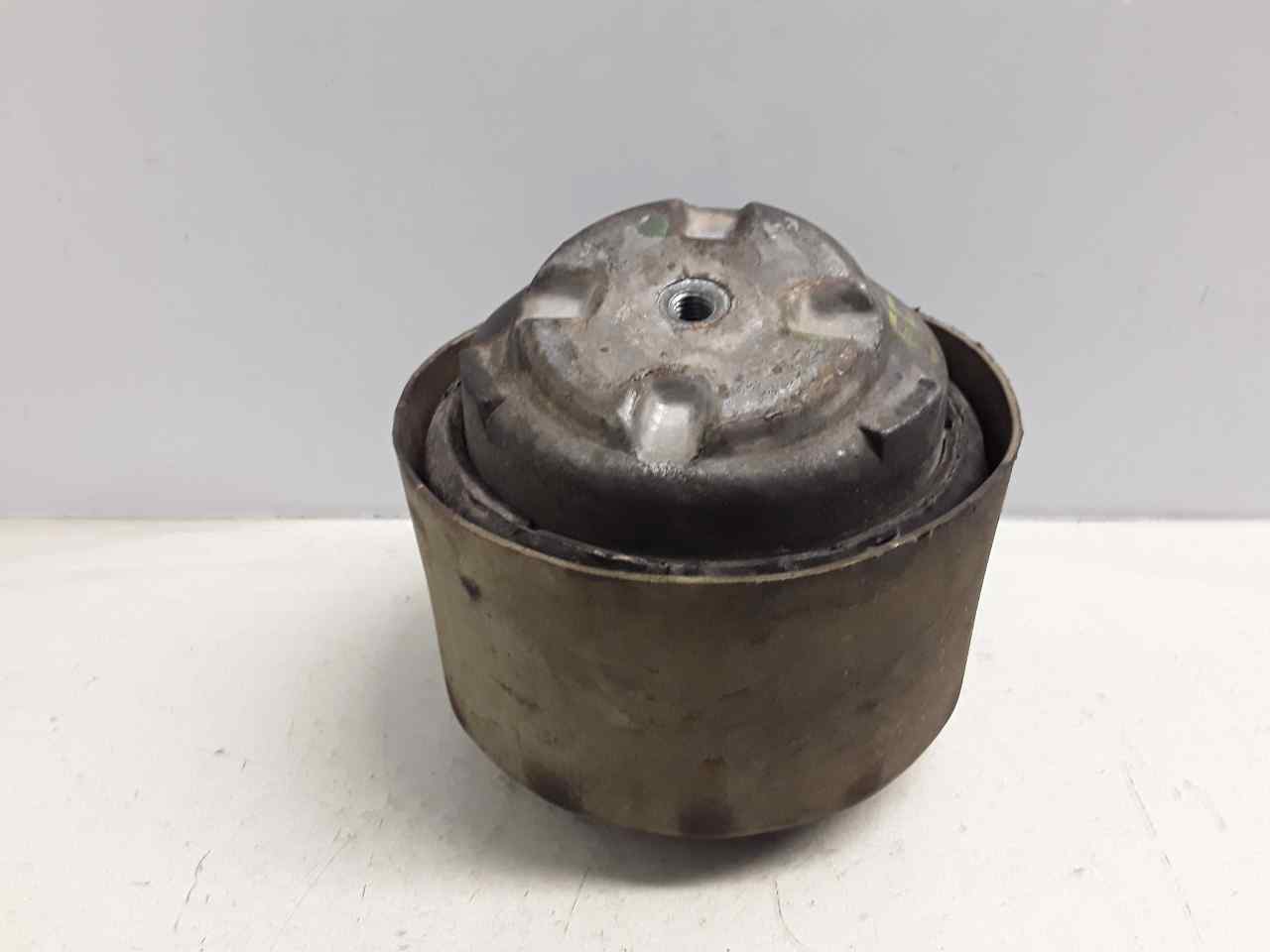 Soporte motor delantero, foto 1 de 3