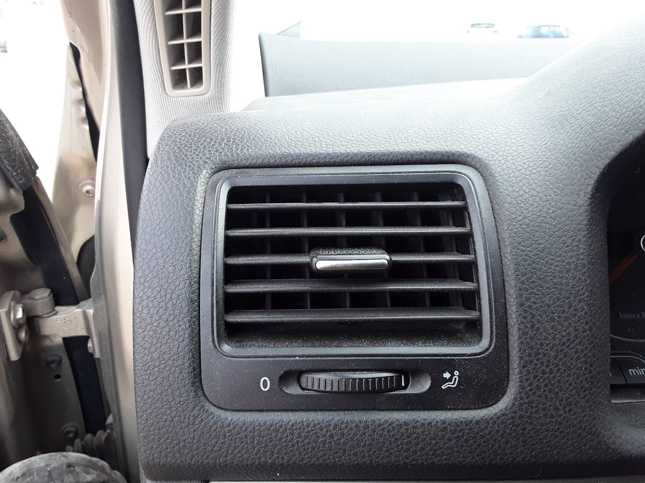 Air vent grille, photo 1 of 1