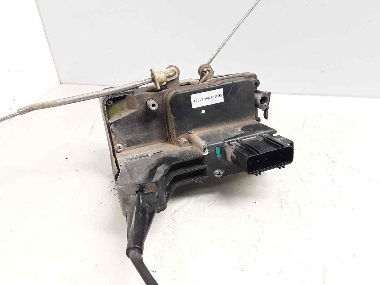 Cerradura puerta delantera izquierda