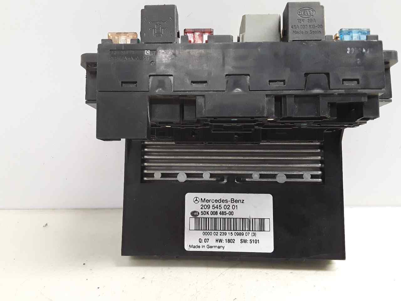 Relay / fuse box