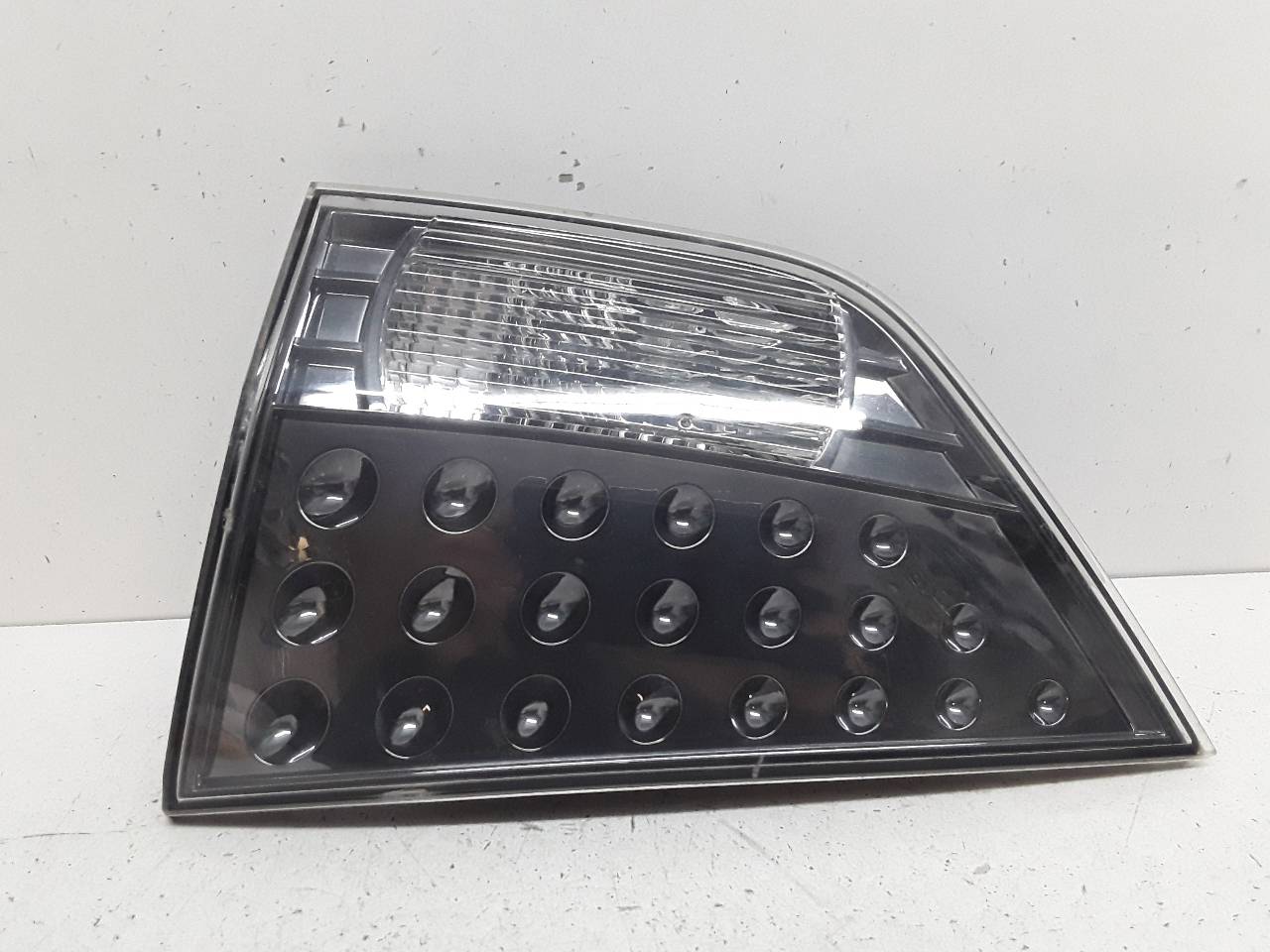 Luz traseira direita interior, foto 1 de 3