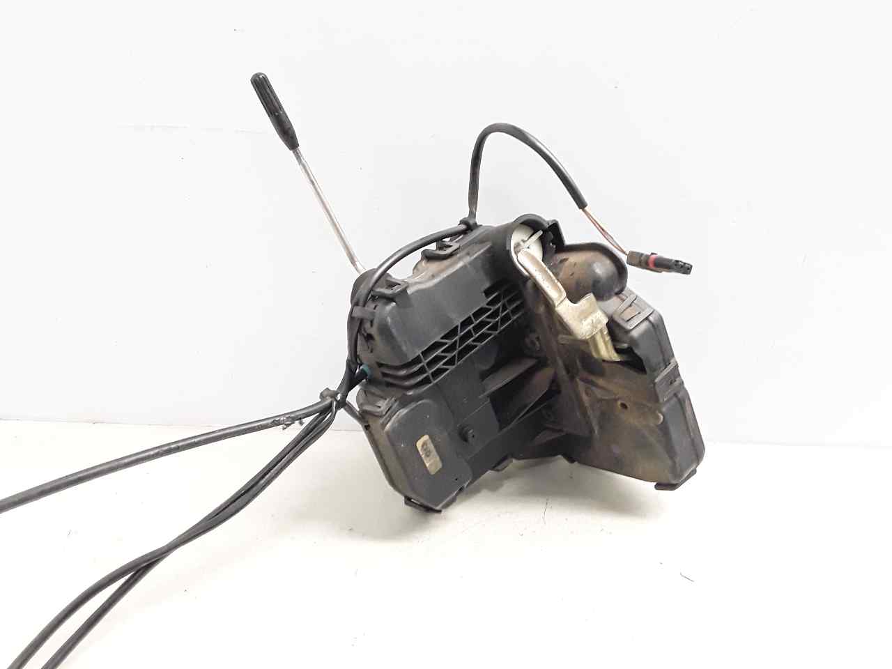 Cerradura puerta delantera izquierda