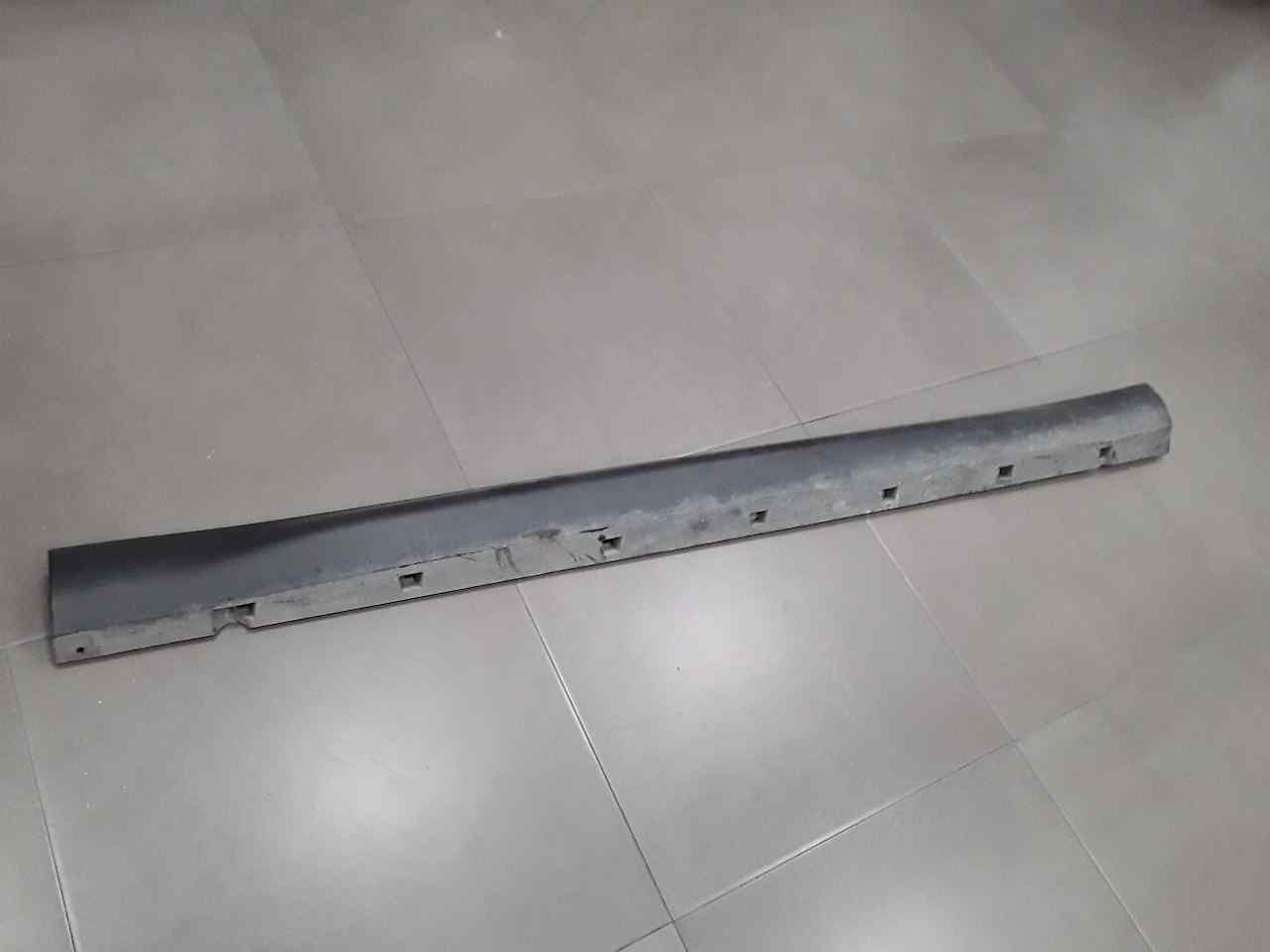 Faldon lateral