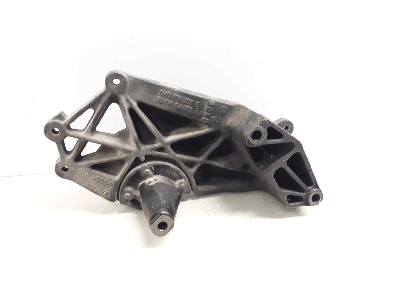 Soporte motor derecho