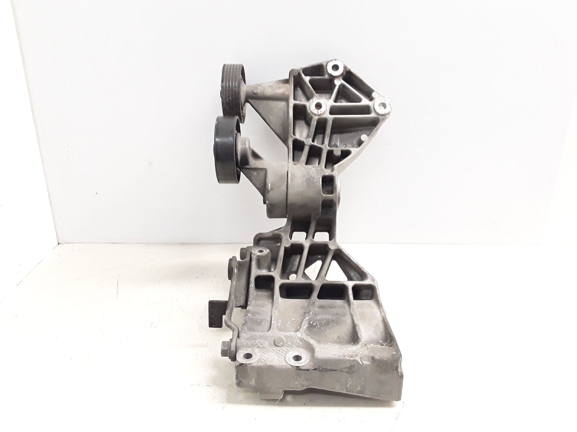 Soporte alternador, foto 1 de 4