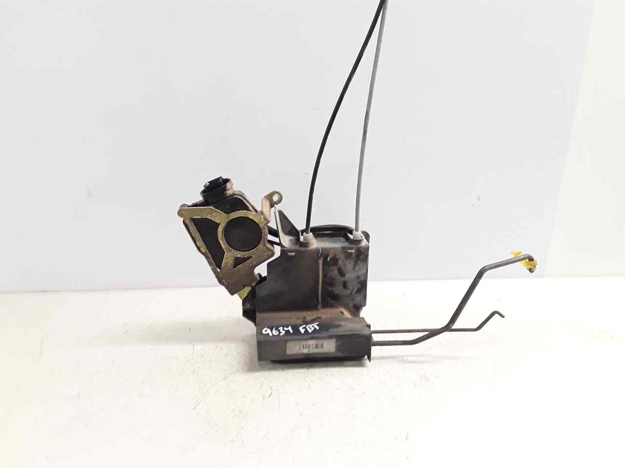 Cerradura puerta delantera izquierda