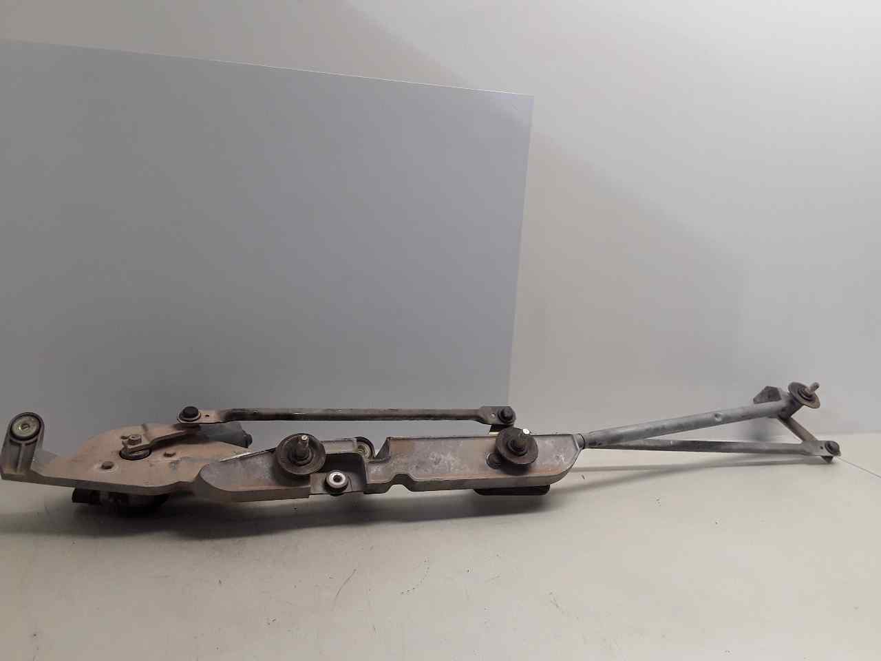 Motor limpia delantero