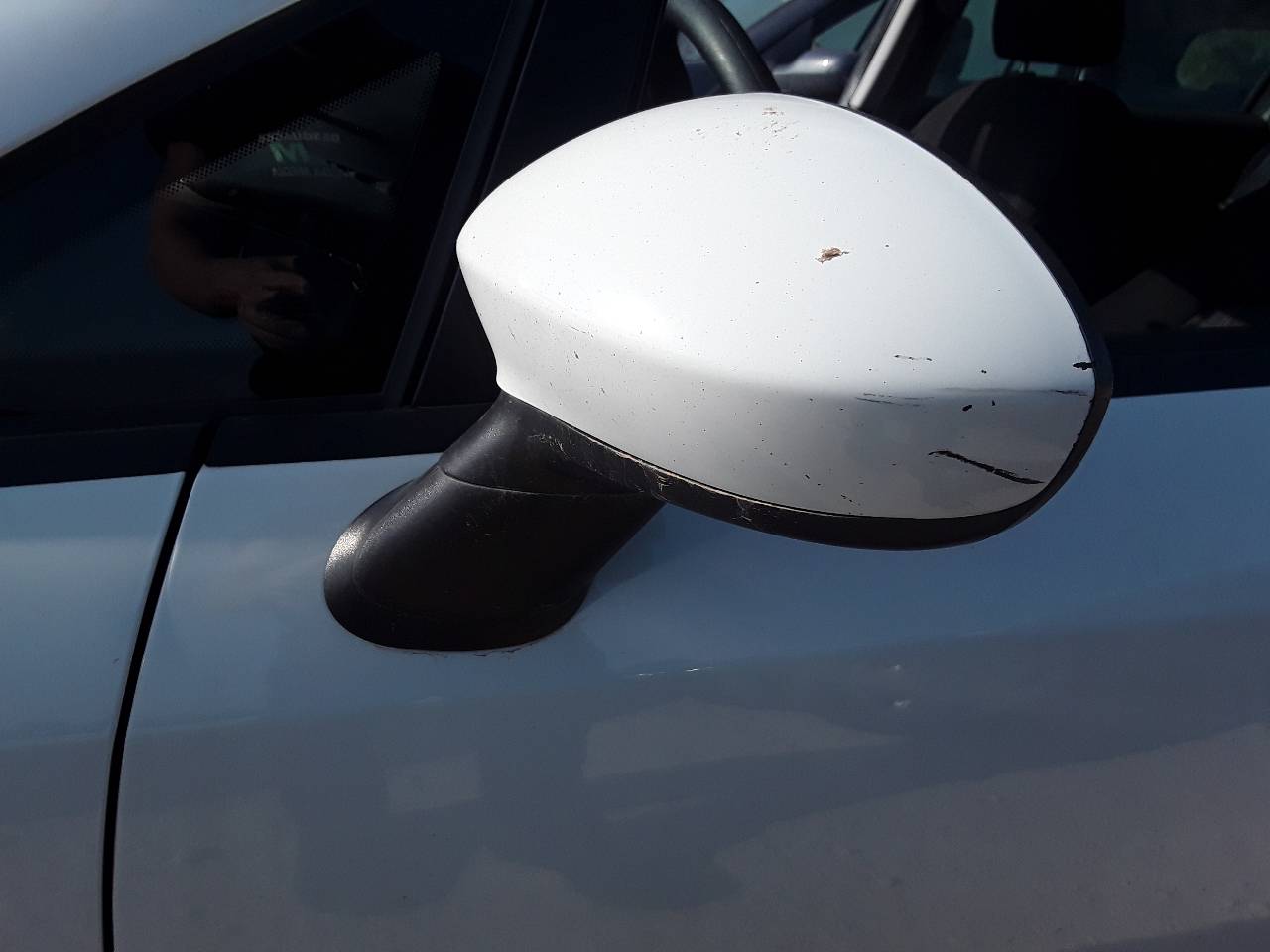 Retrovisor izquierdo