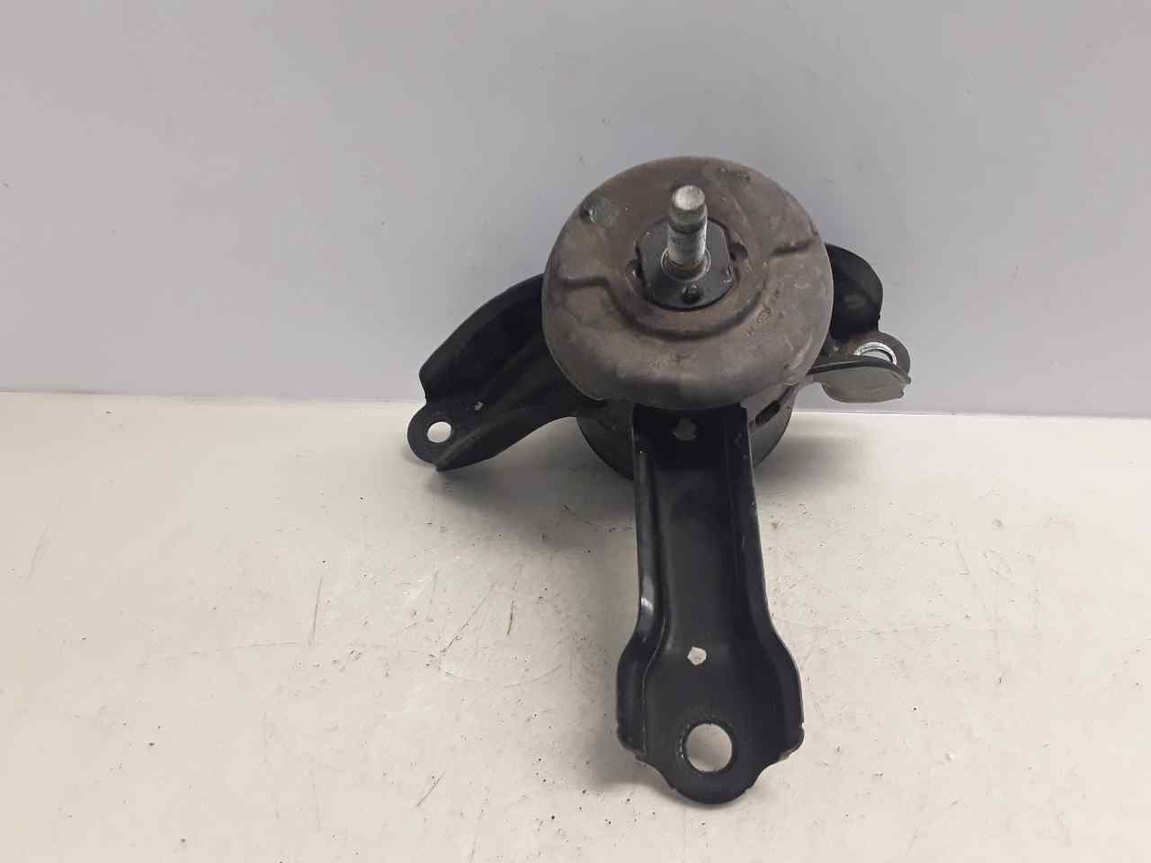 Soporte motor izquierdo