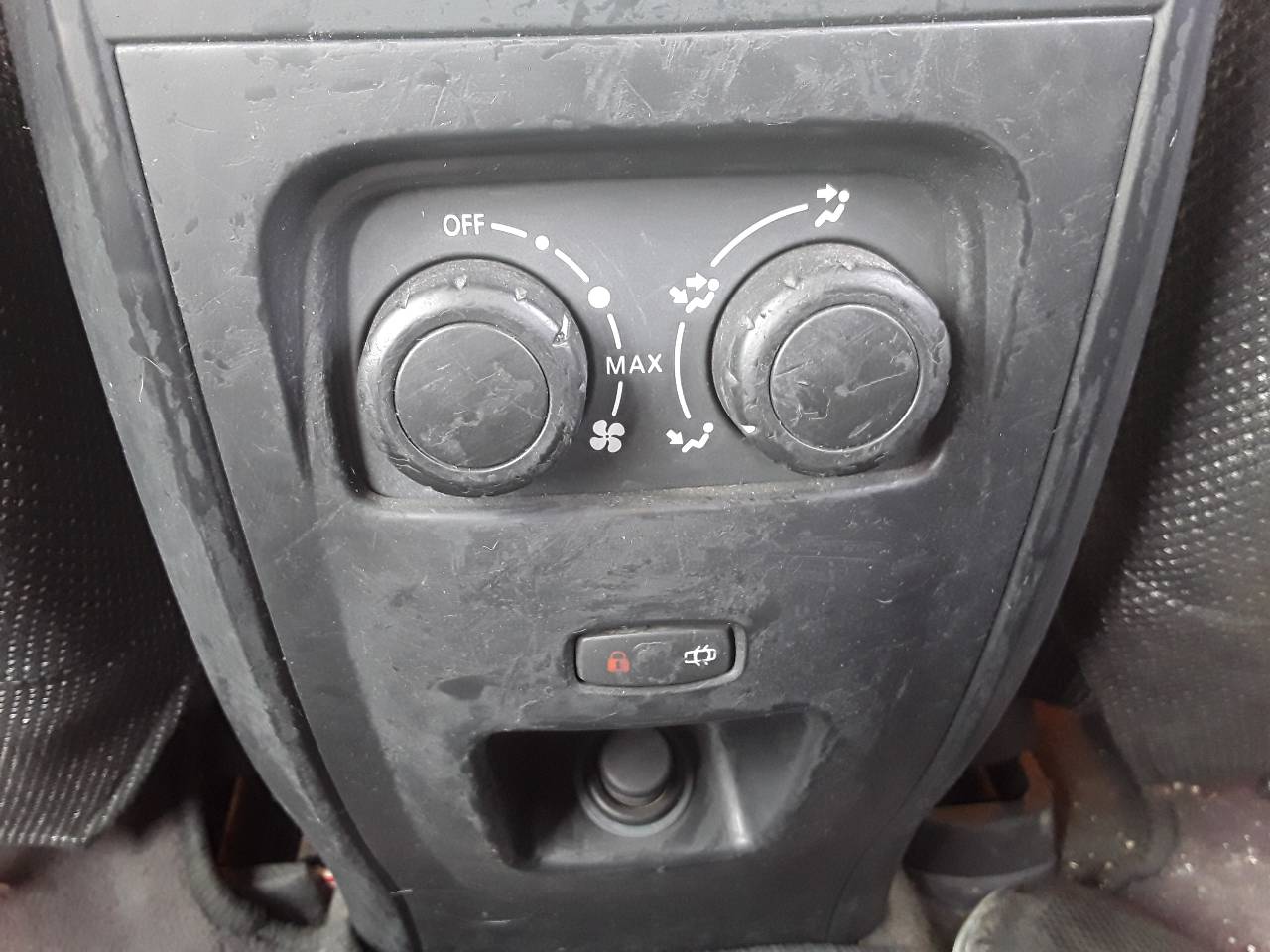Climate control panel, photo 1 of 2