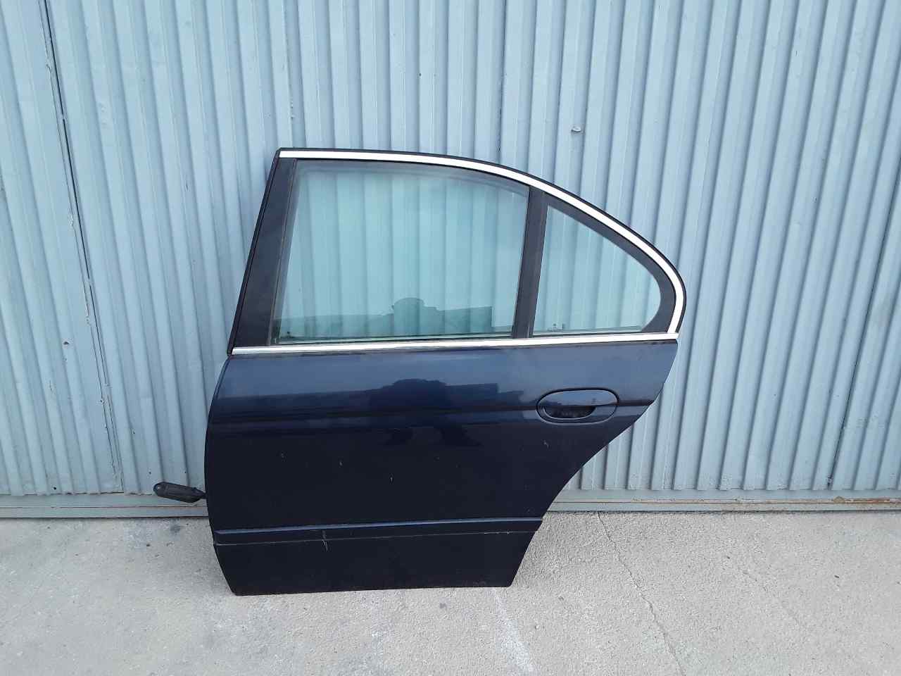 Puerta trasera izquierda