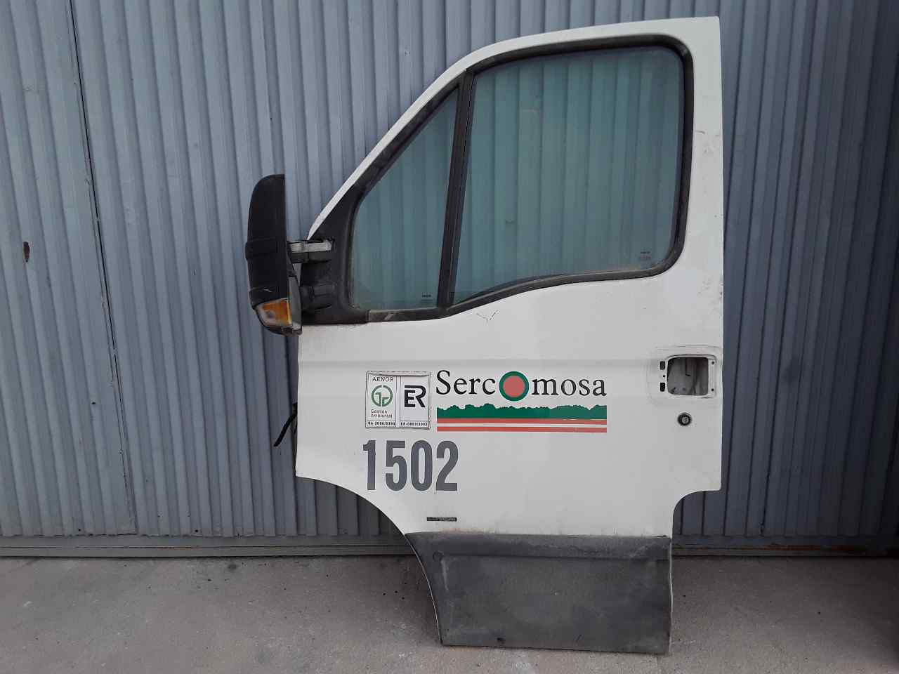 Puerta delantera izquierda