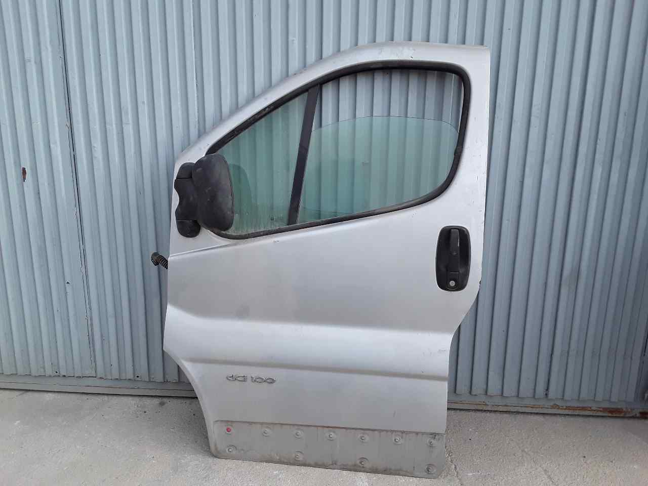 Puerta delantera izquierda