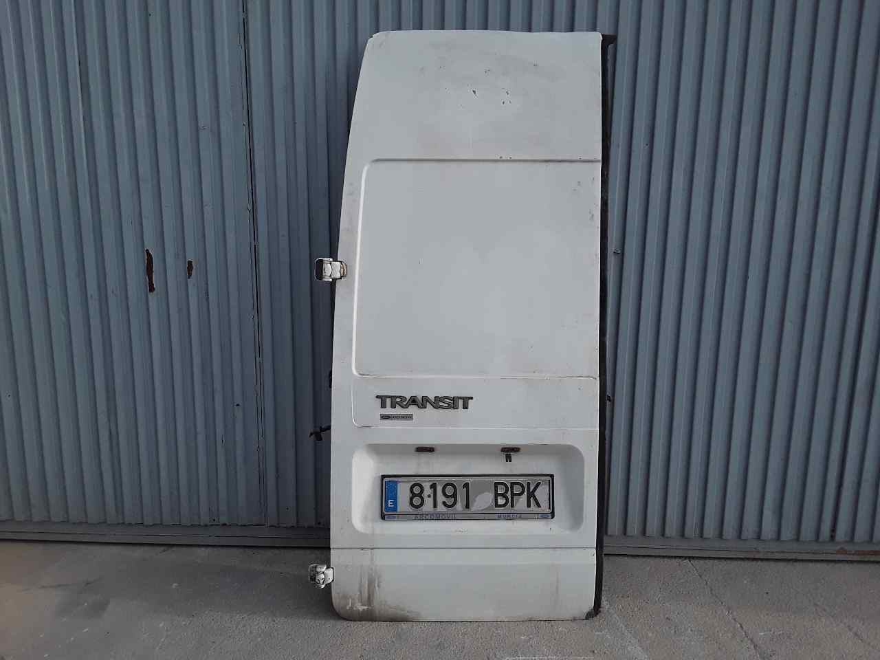 Puerta trasera izquierda, foto 1 de 4