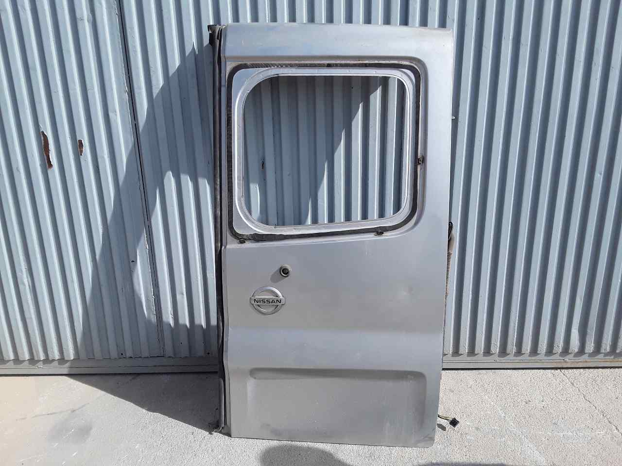 Puerta trasera derecha, foto 1 de 2