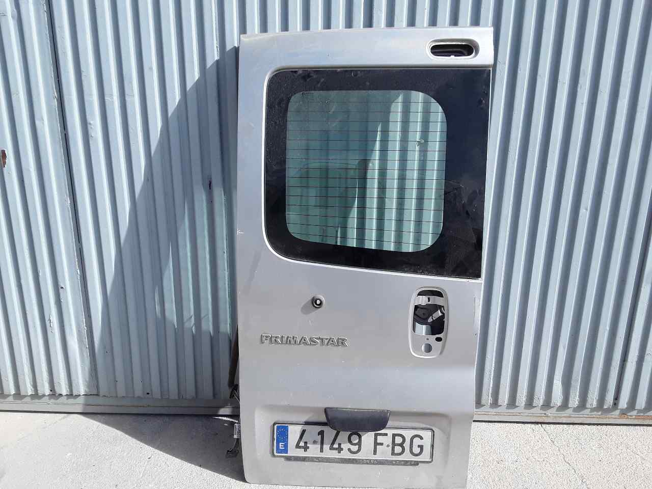 Puerta trasera izquierda