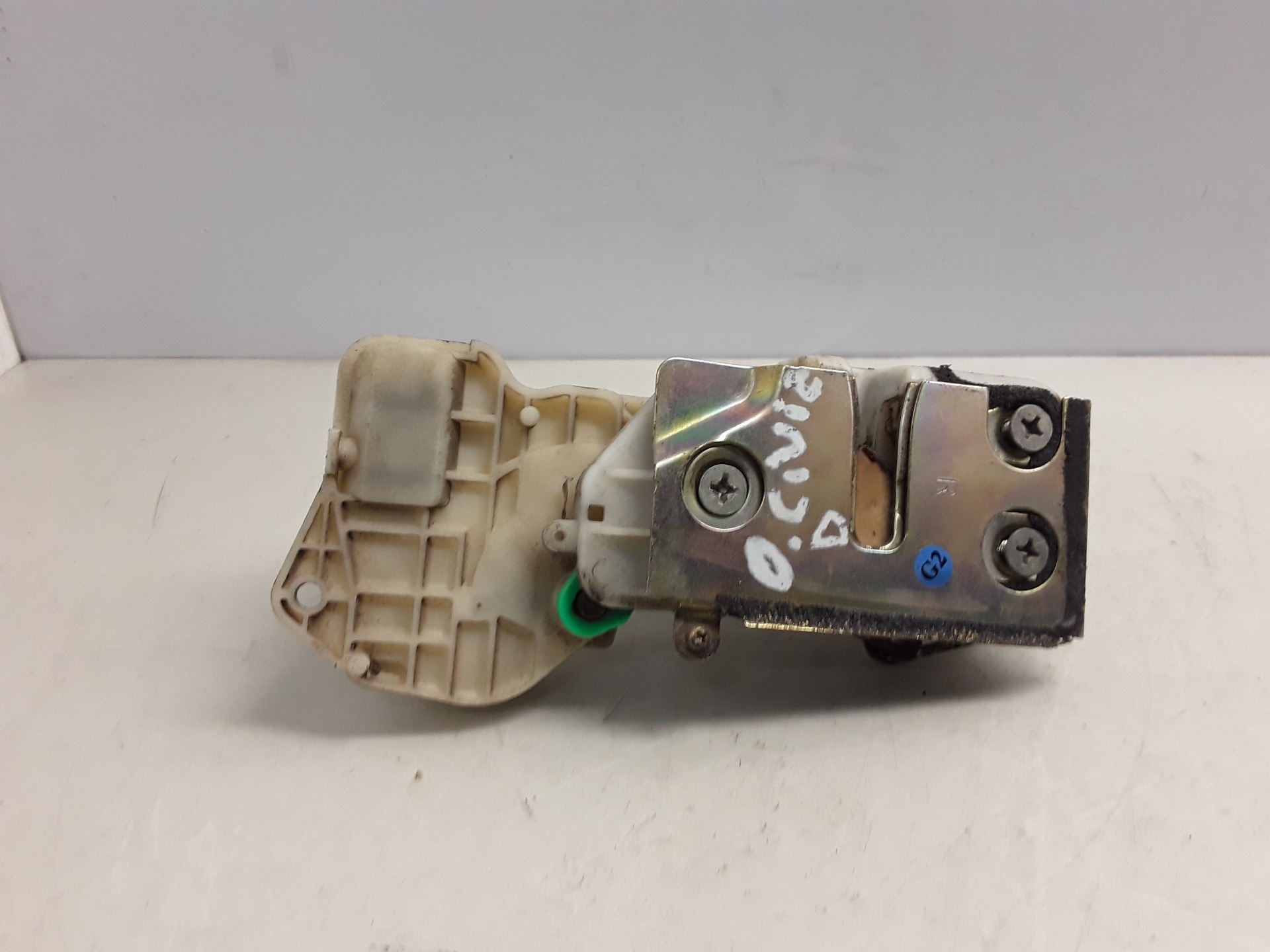 Cerradura puerta delantera derecha