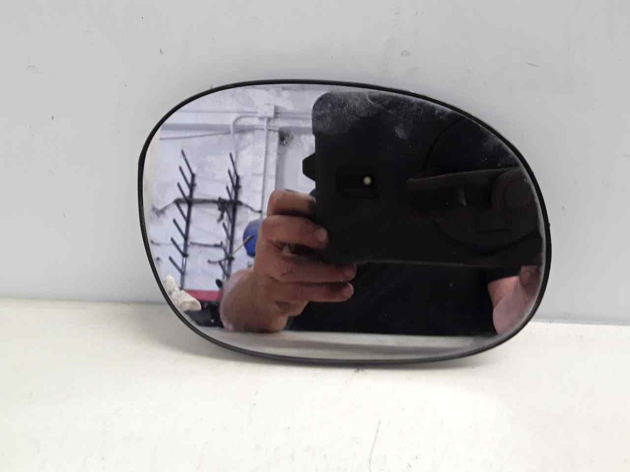 Cristal retrovisor derecho