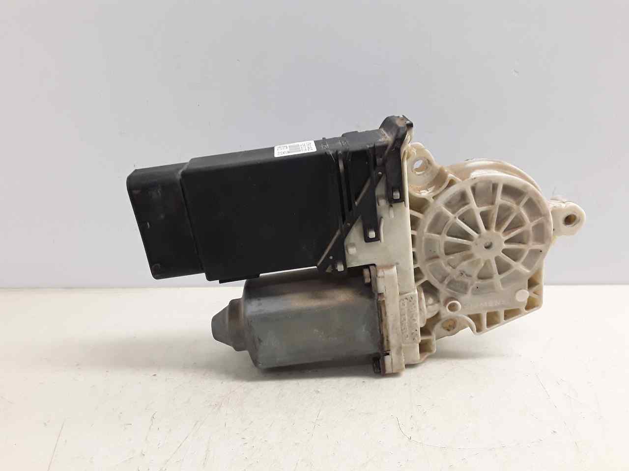 Motor elevalunas delantero derecho