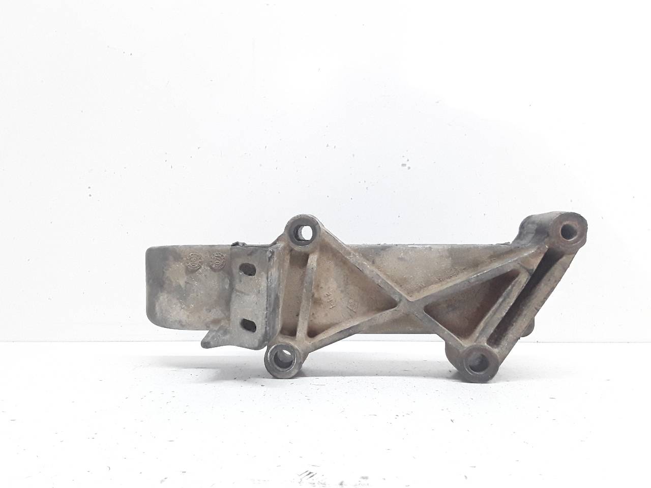 Soporte motor derecho