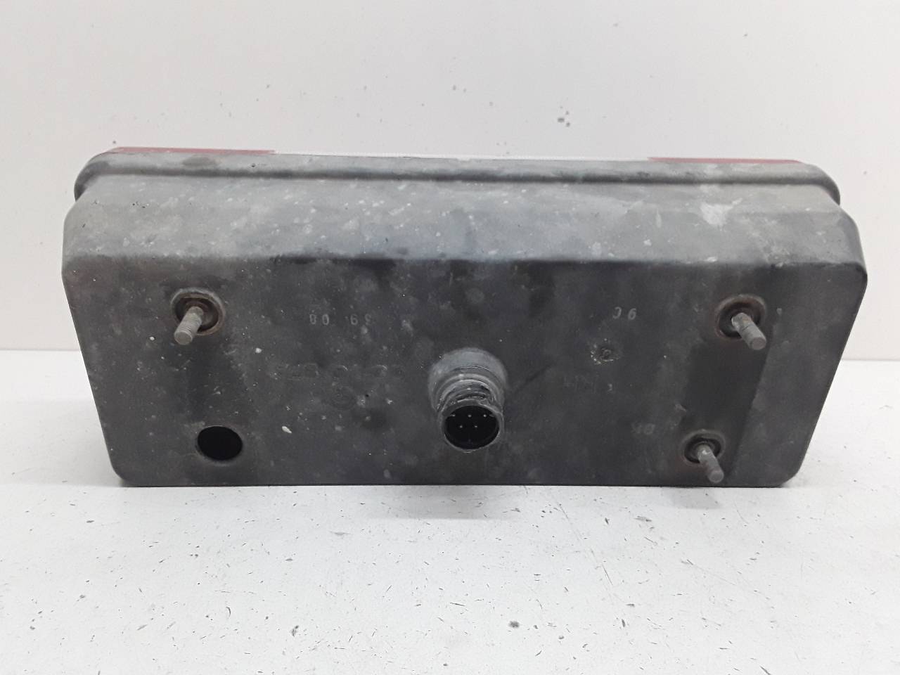 Piloto trasero izquierdo, foto 1 de 2