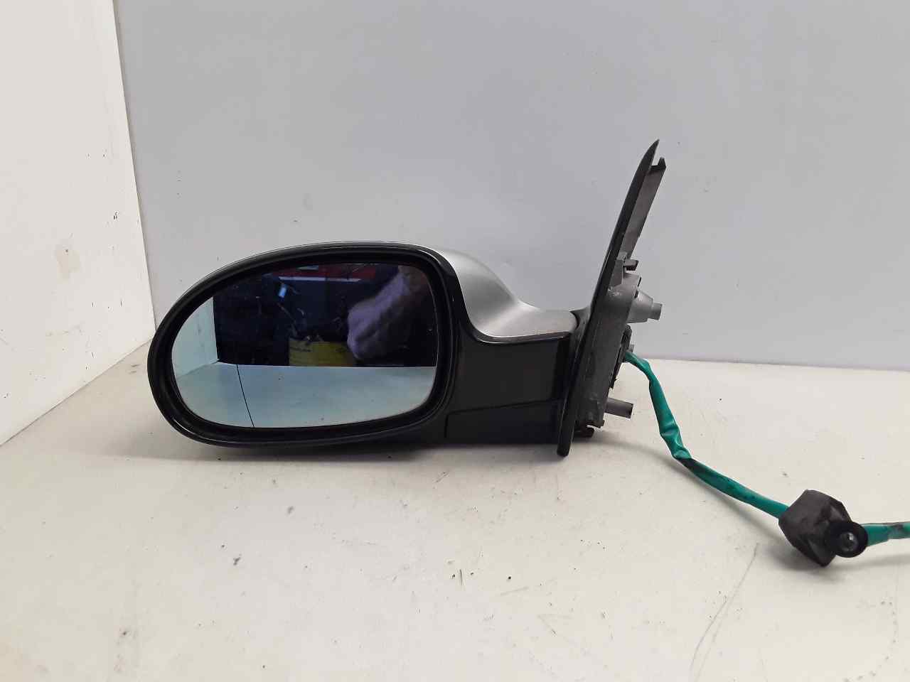 Retrovisor izquierdo