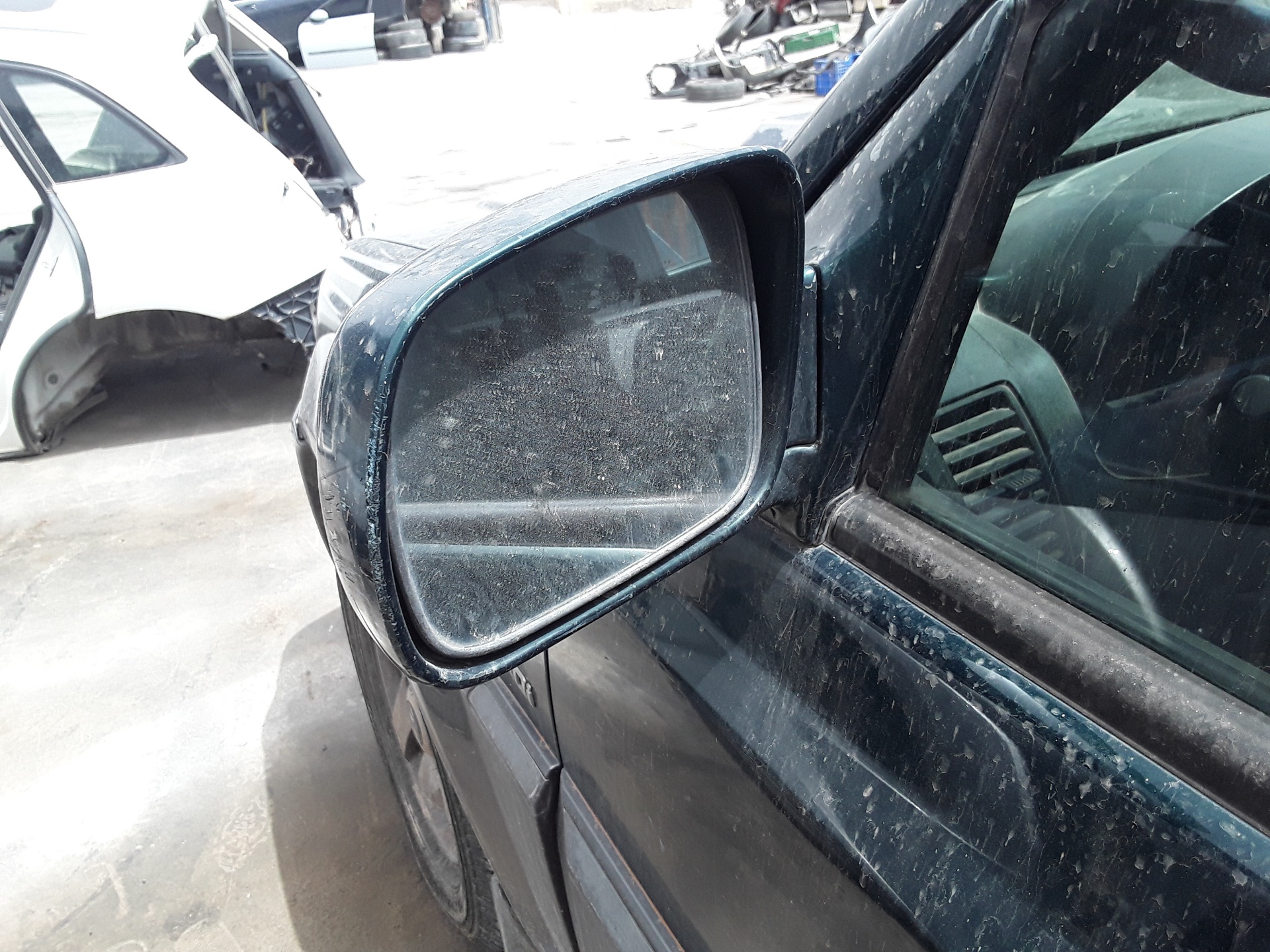 Retrovisor izquierdo