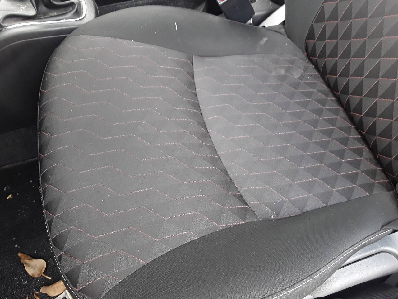 Asiento delantero izquierdo, foto 1 de 2
