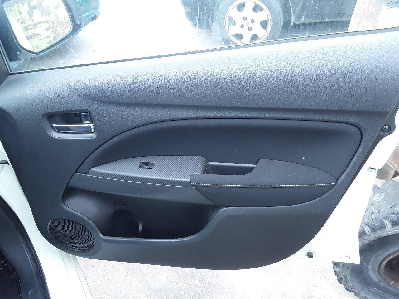 Front right door trim, photo 1 of 1