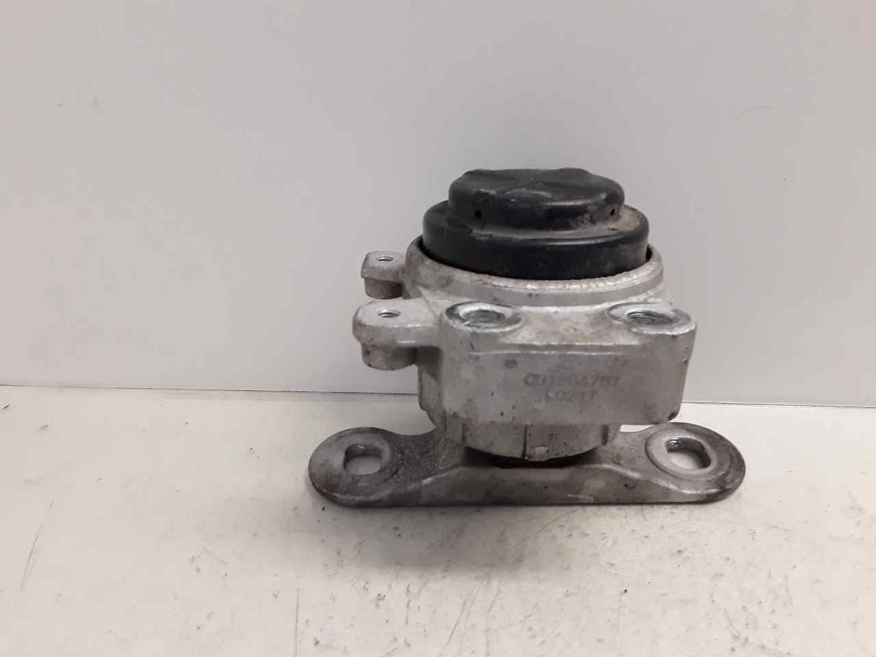 Soporte motor derecho