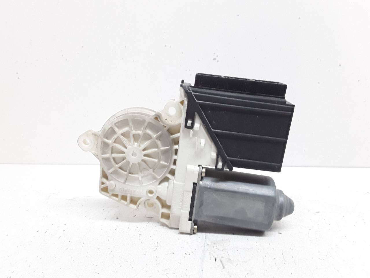 Motor elevalunas delantero izquierdo