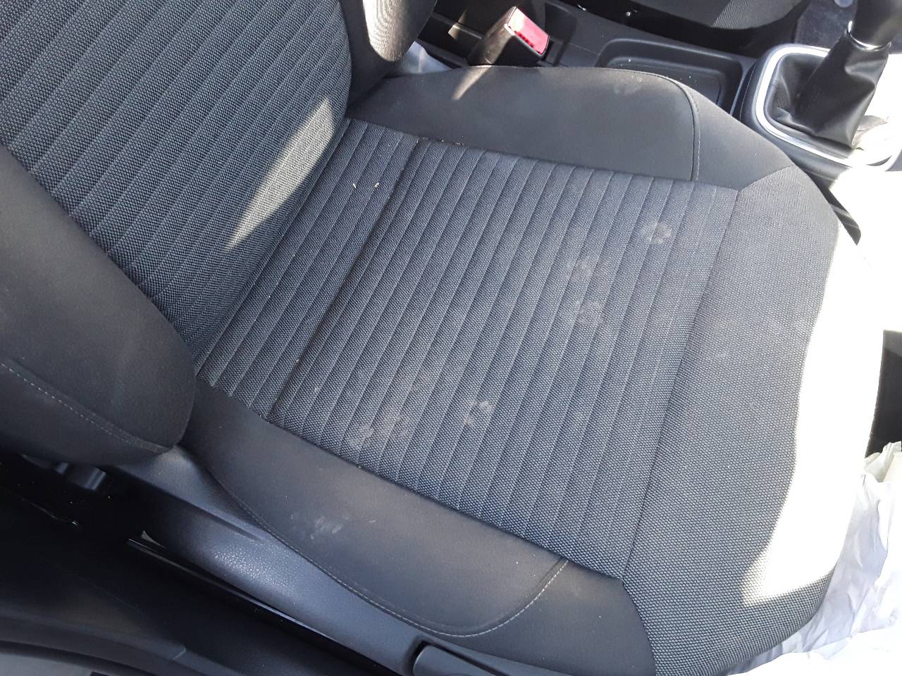 Asiento delantero derecho, foto 1 de 2