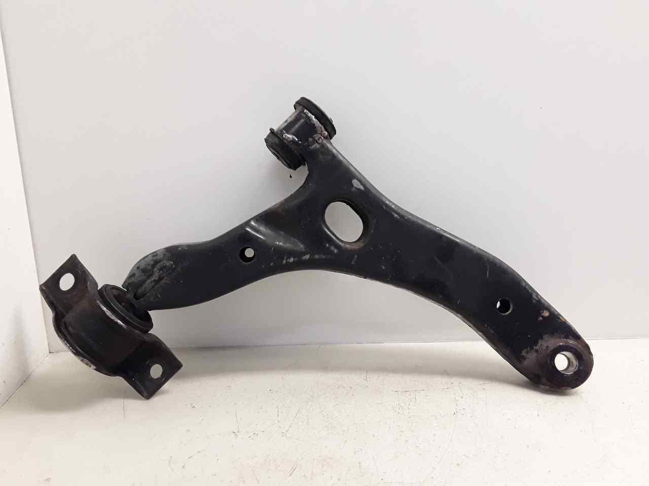 Brazo suspension inferior delantero derecho