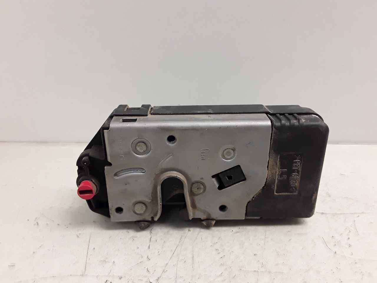 Cerradura puerta trasera izquierda