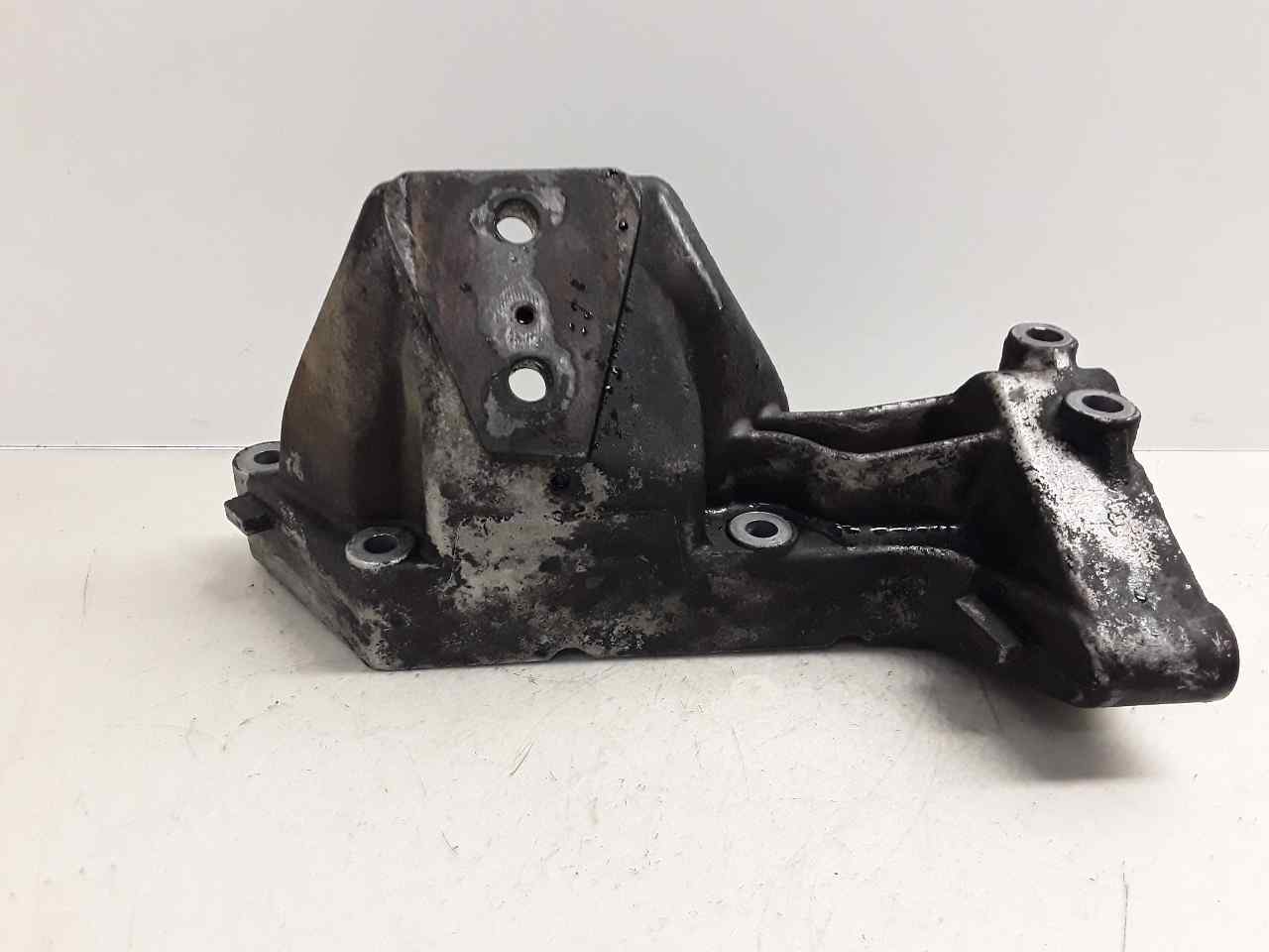 Soporte motor delantero