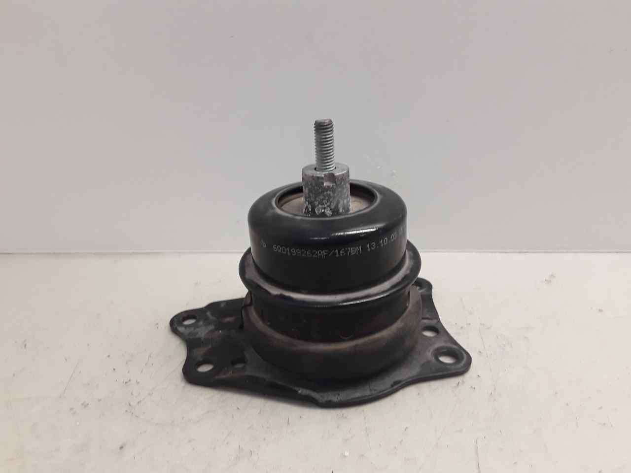 Soporte motor derecho