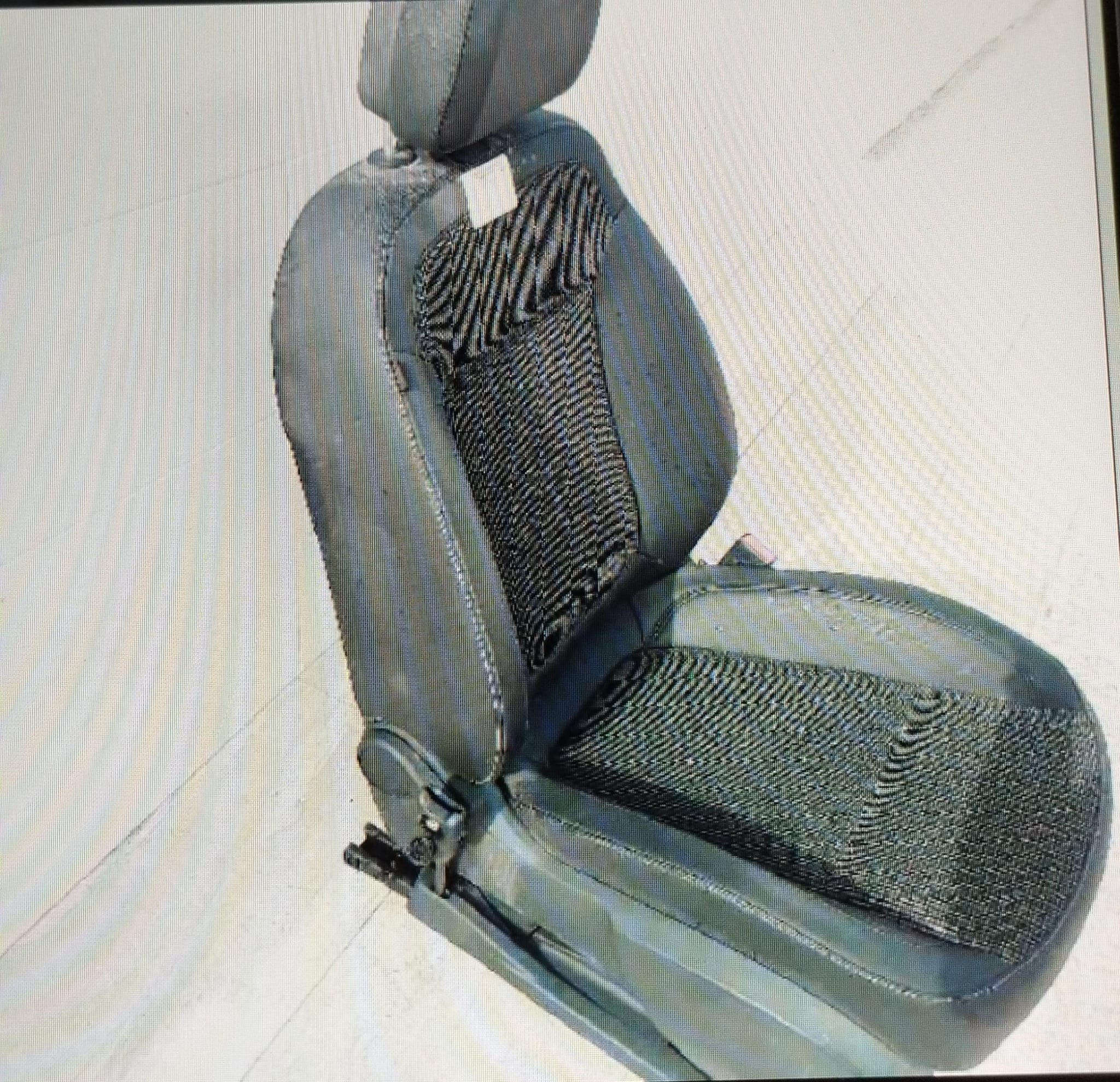 Asiento delantero derecho, foto 1 de 4